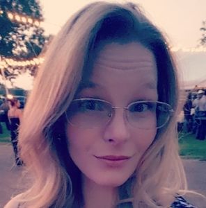 Meet your Posher, Luna